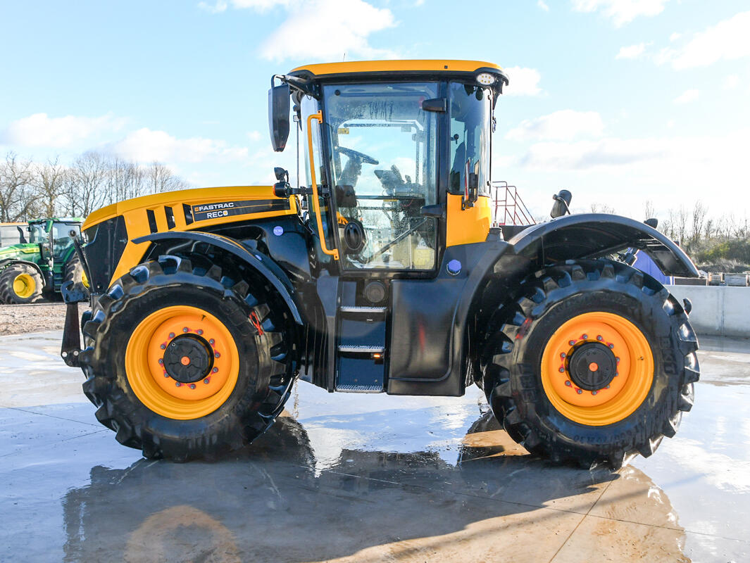 JCB 4220 iCON Tractor