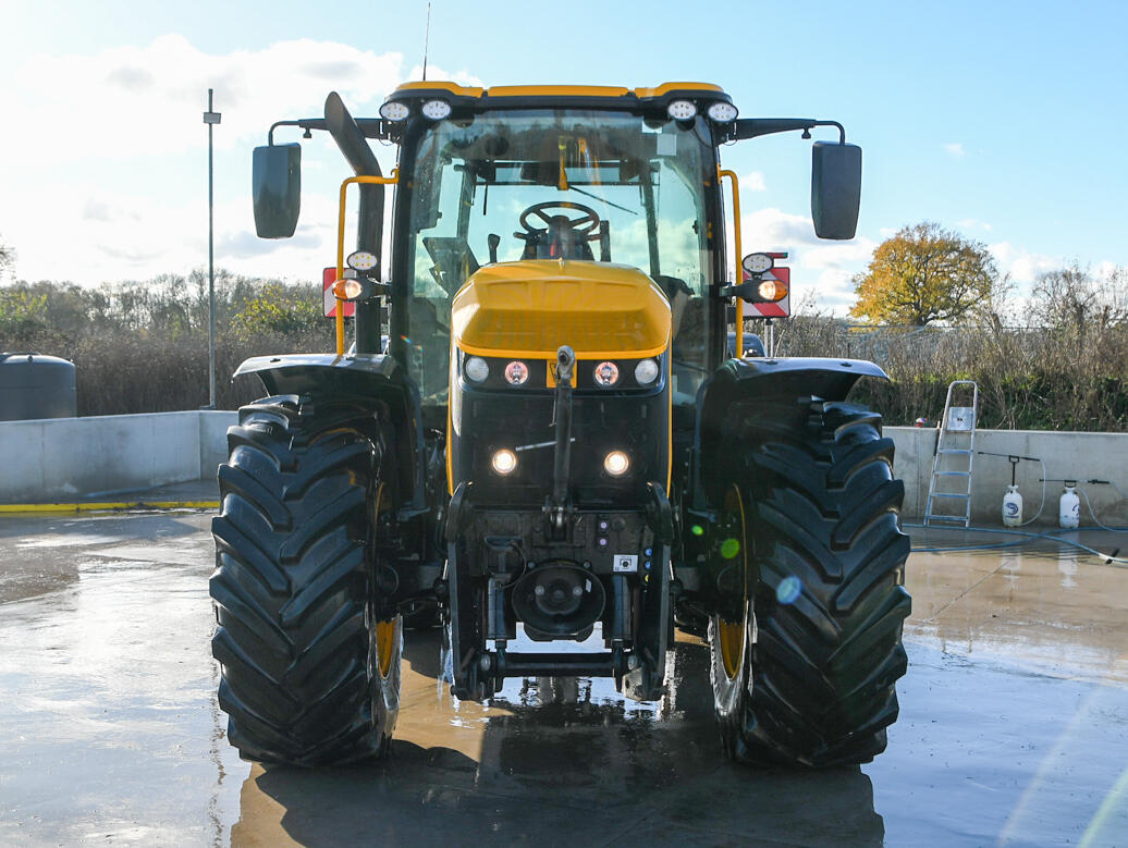 JCB 4220 iCON Tractor