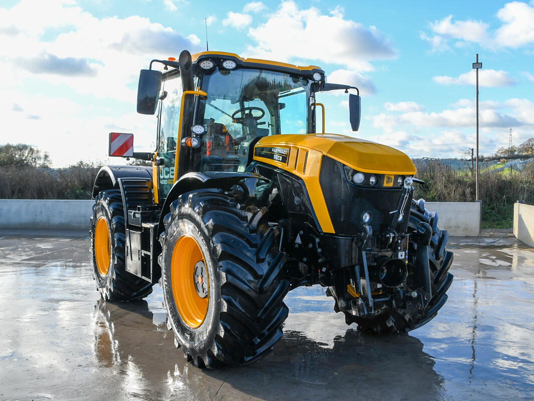 2023 JCB 4220iCON Fastrac