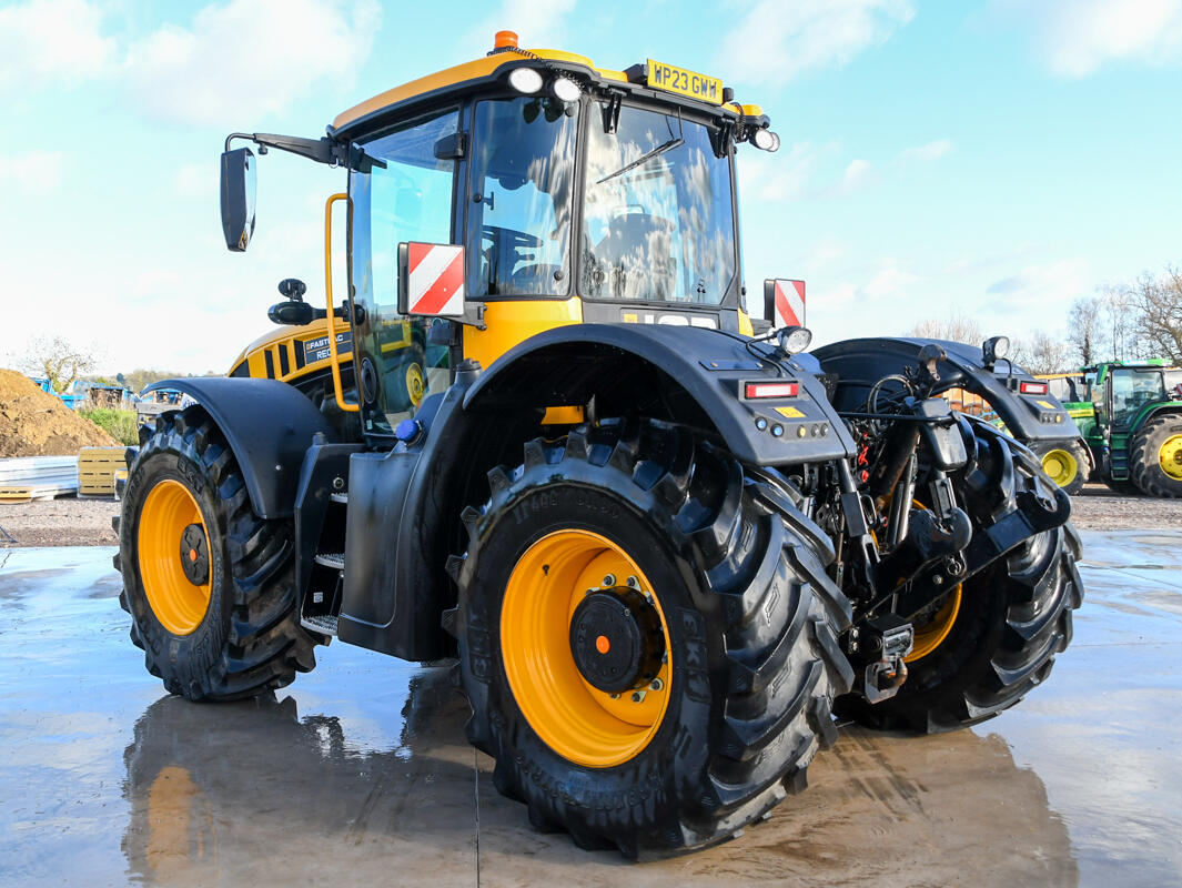 2023 JCB 4220iCON Fastrac