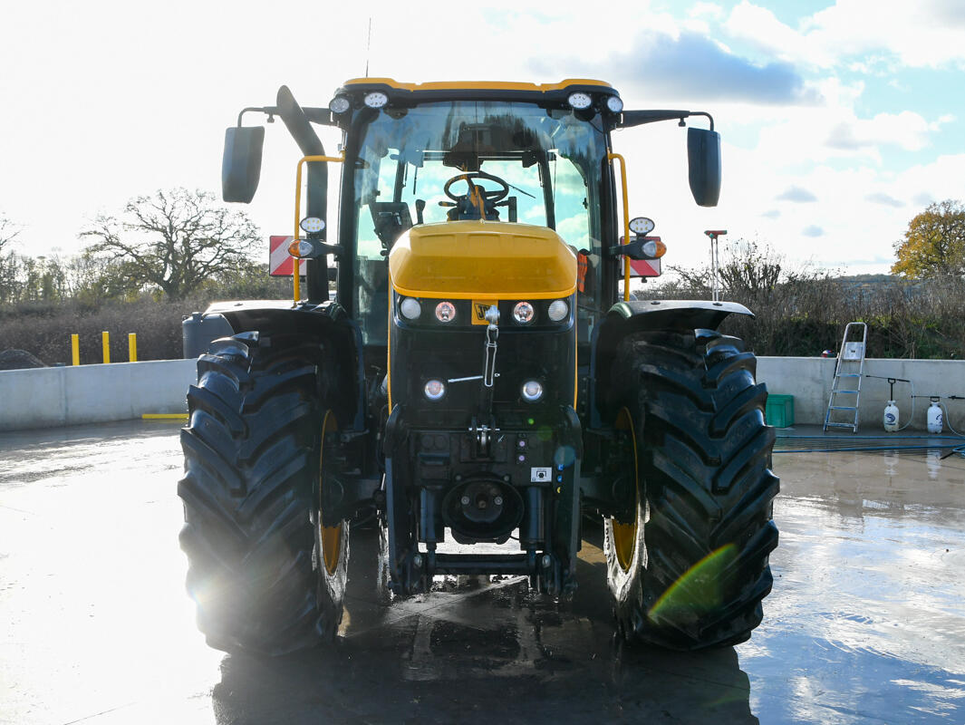 2023 JCB 4220iCON Fastrac