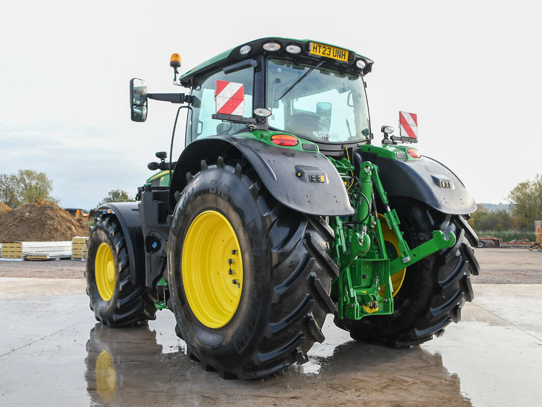 John Deere 6R195