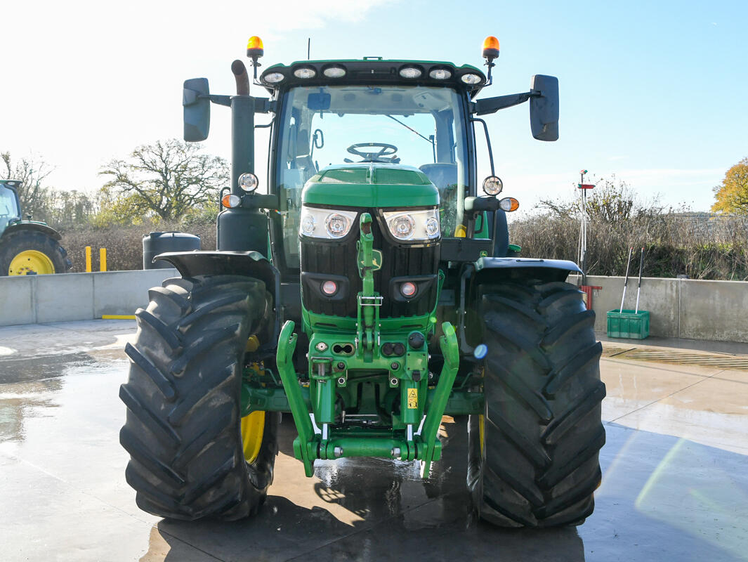 2023 John Deere 6R185