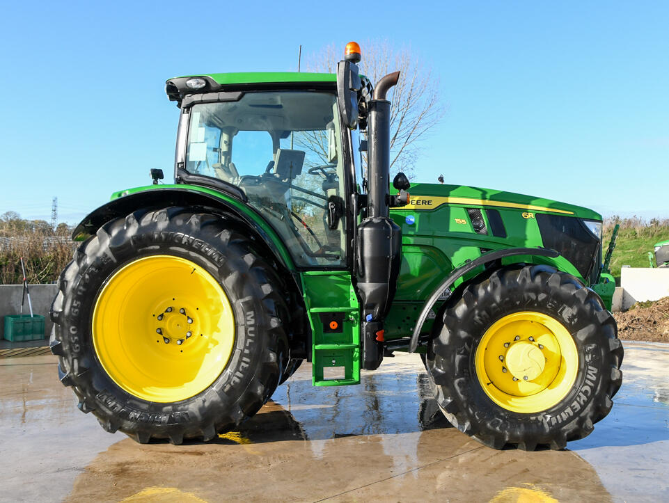 2023 John Deere 6R155 with front linkage