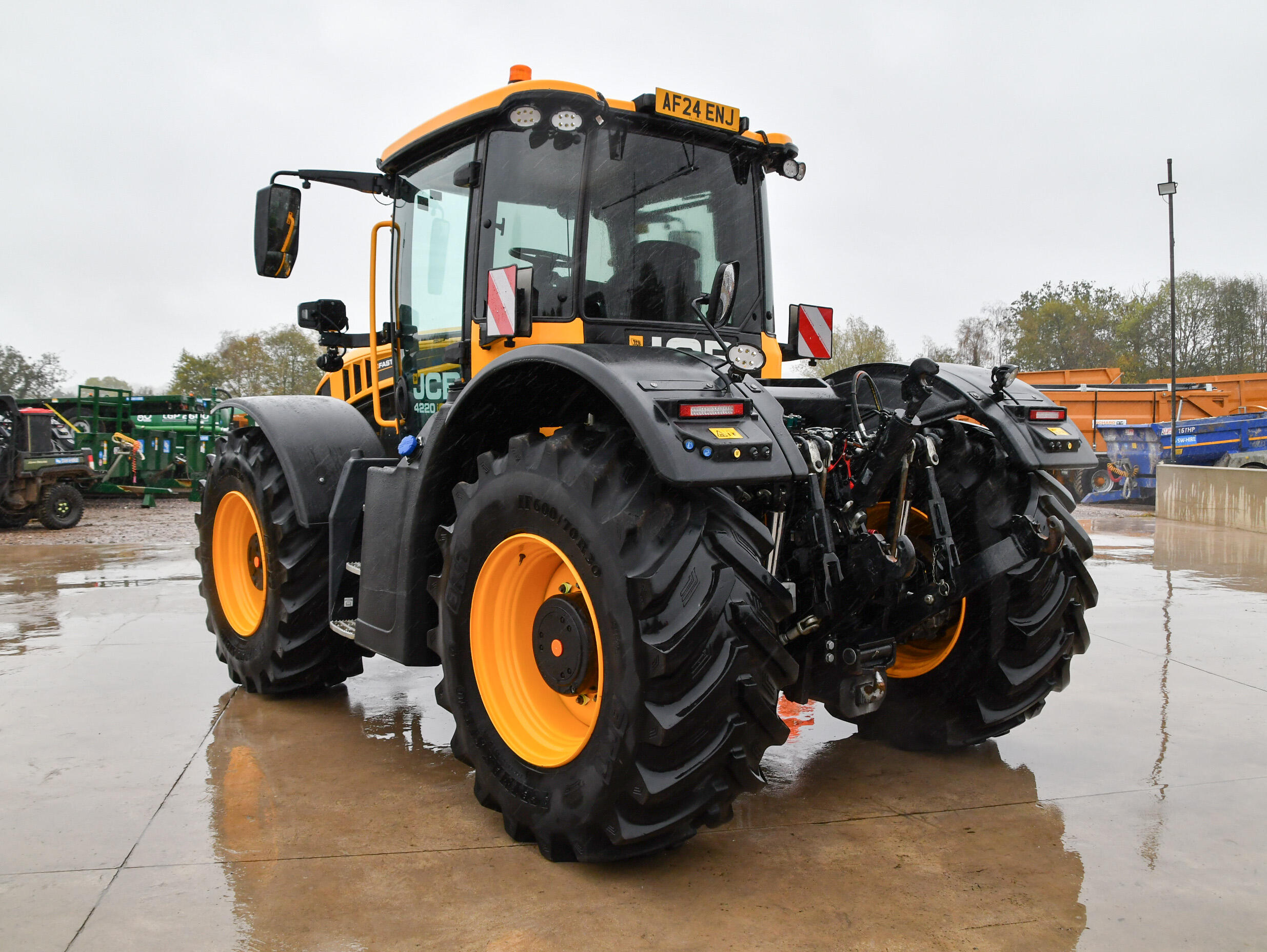 JCB 4220 iCON Fastrac Tractor on a concrete pad