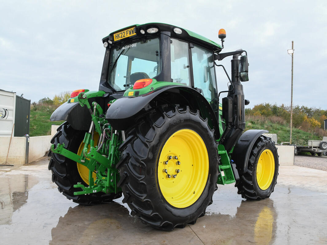 John Deere 6100M 
