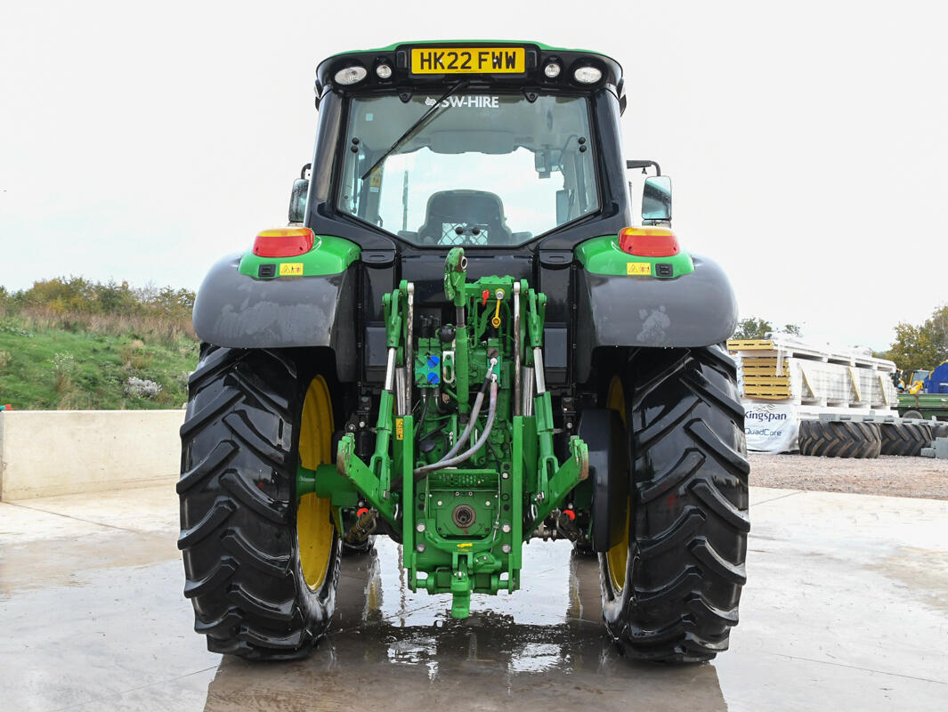 John Deere 6100M 
