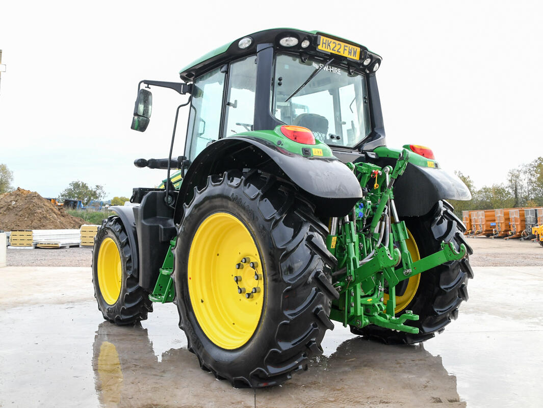 John Deere 6100M 