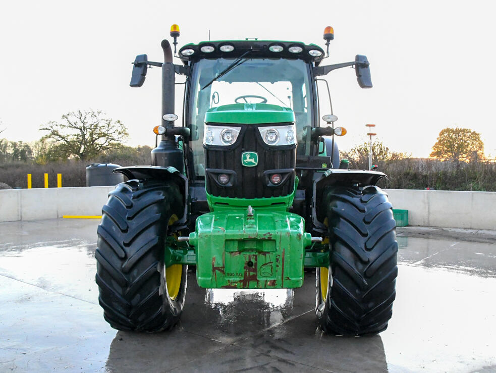 John Deere 6155R 