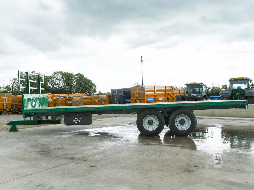 28ft Bailey flatbed trailer on a wash bay