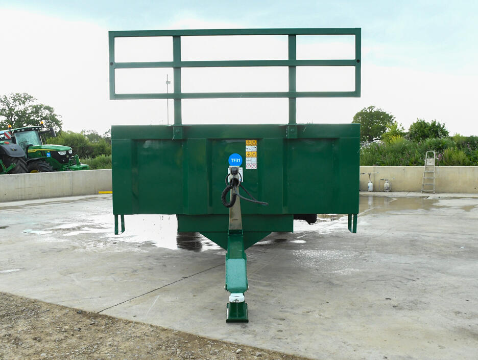 28ft Bailey flatbed trailer on a wash bay